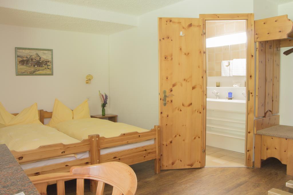 Hotel Waldhaus ベットメラルプ 部屋 写真