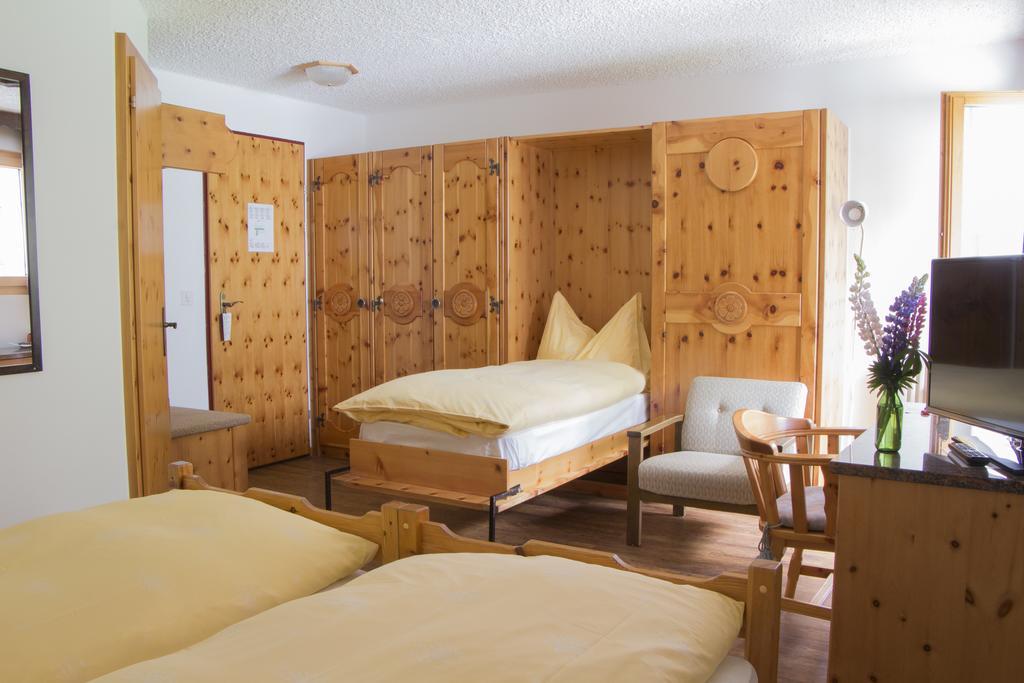 Hotel Waldhaus ベットメラルプ 部屋 写真
