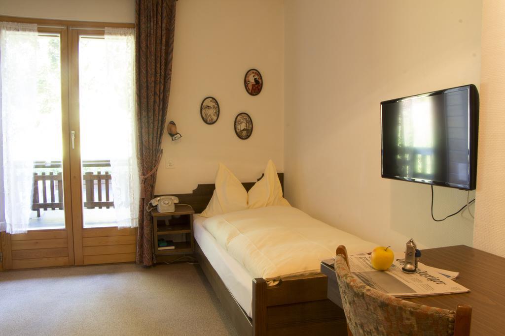 Hotel Waldhaus ベットメラルプ 部屋 写真
